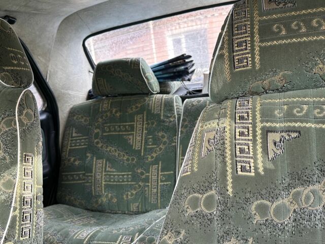 Чорний ГАЗ 3110 Волга, об'ємом двигуна 2.4 л та пробігом 208 тис. км за 750 $, фото 3 на Automoto.ua