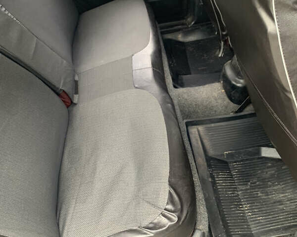 Черный ГАЗ 3110 Волга, объемом двигателя 2.29 л и пробегом 150 тыс. км за 2100 $, фото 6 на Automoto.ua