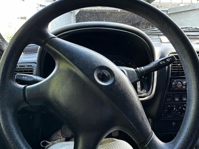 ГАЗ 3110 Волга 2005 в Шполе на Automoto.ua Черный ГАЗ 3110 Волга, объемом двигателя 2.3 л и пробегом 72 тыс. км за 1600 $, фото 4 на Automoto.ua