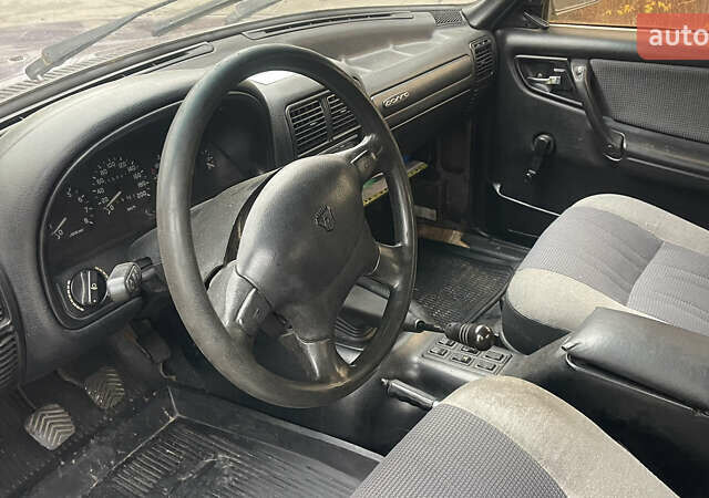 Фиолетовый ГАЗ 3110 Волга, объемом двигателя 2.5 л и пробегом 268 тыс. км за 950 $, фото 7 на Automoto.ua