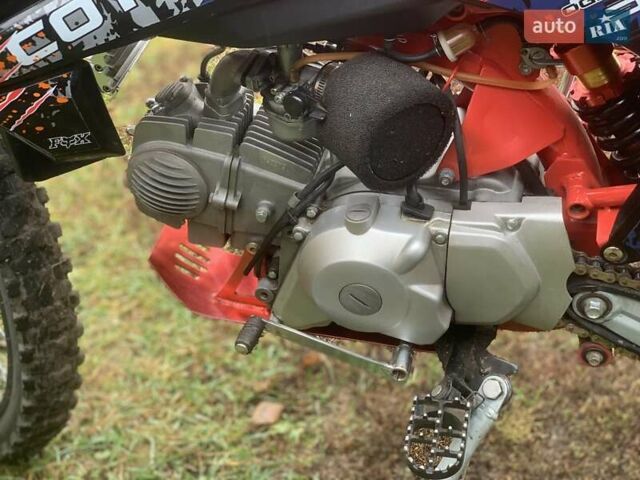 ГАЗ 3110 Волга 2023 у Чутове на Automoto.ua Червоний ГАЗ 3110 Волга, об'ємом двигуна 2.45 л та пробігом 6 тис. км за 883 $, фото 5 на Automoto.ua