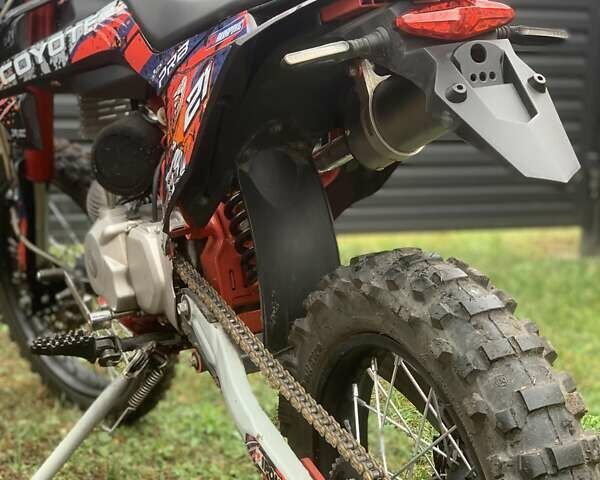 ГАЗ 3110 Волга 2023 у Чутове на Automoto.ua Червоний ГАЗ 3110 Волга, об'ємом двигуна 2.45 л та пробігом 6 тис. км за 883 $, фото 9 на Automoto.ua