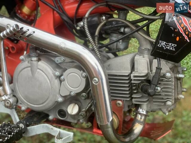 ГАЗ 3110 Волга 2023 у Чутове на Automoto.ua Червоний ГАЗ 3110 Волга, об'ємом двигуна 2.45 л та пробігом 6 тис. км за 883 $, фото 2 на Automoto.ua