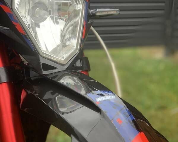 ГАЗ 3110 Волга 2023 у Чутове на Automoto.ua Червоний ГАЗ 3110 Волга, об'ємом двигуна 2.45 л та пробігом 6 тис. км за 883 $, фото 3 на Automoto.ua