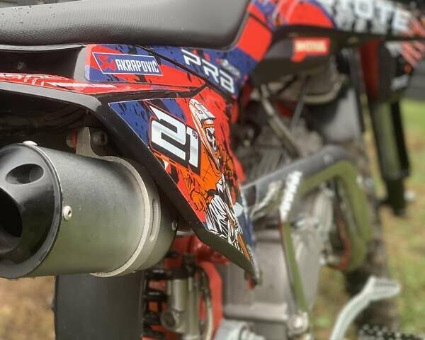 ГАЗ 3110 Волга 2023 у Чутове на Automoto.ua Червоний ГАЗ 3110 Волга, об'ємом двигуна 2.45 л та пробігом 6 тис. км за 883 $, фото 6 на Automoto.ua