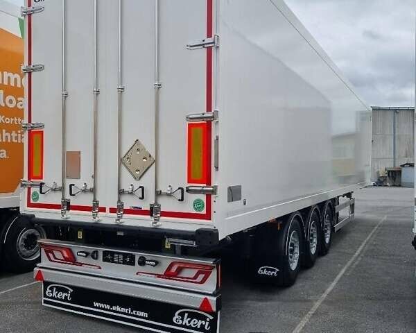 ГАЗ 3110 Волга, объемом двигателя 2.45 л и пробегом 1 тыс. км за 165007 $, фото 9 на Automoto.ua