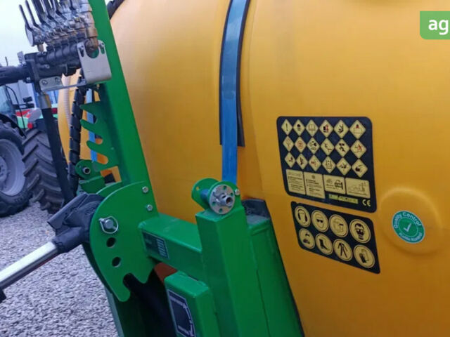 ГАЗ 3110 Волга, об'ємом двигуна 2.45 л та пробігом 0 тис. км за 8188 $, фото 4 на Automoto.ua