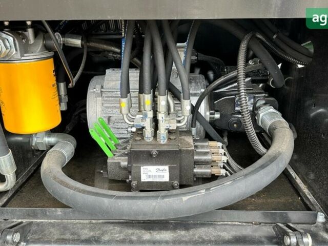 ГАЗ 3110 Волга, объемом двигателя 2.45 л и пробегом 0 тыс. км за 69029 $, фото 8 на Automoto.ua