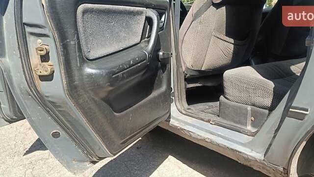 ГАЗ 3110 Волга, объемом двигателя 2.4 л и пробегом 250 тыс. км за 950 $, фото 2 на Automoto.ua