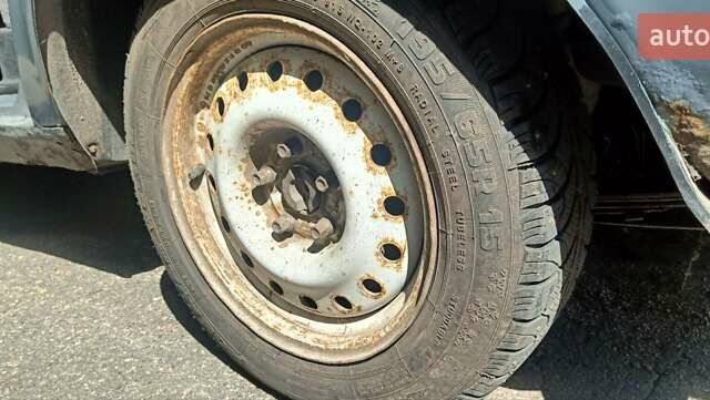 ГАЗ 3110 Волга, объемом двигателя 2.4 л и пробегом 250 тыс. км за 950 $, фото 4 на Automoto.ua