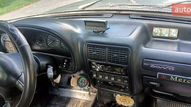 ГАЗ 3110 Волга, объемом двигателя 2.4 л и пробегом 250 тыс. км за 950 $, фото 3 на Automoto.ua