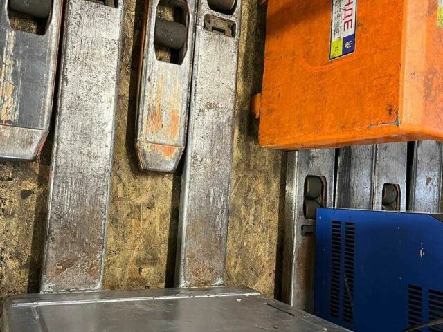 ГАЗ 3110 Волга 2006 в Киеве на Automoto.ua ГАЗ 3110 Волга, объемом двигателя 2.45 л и пробегом 0 тыс. км за 10522 $, фото 19 на Automoto.ua