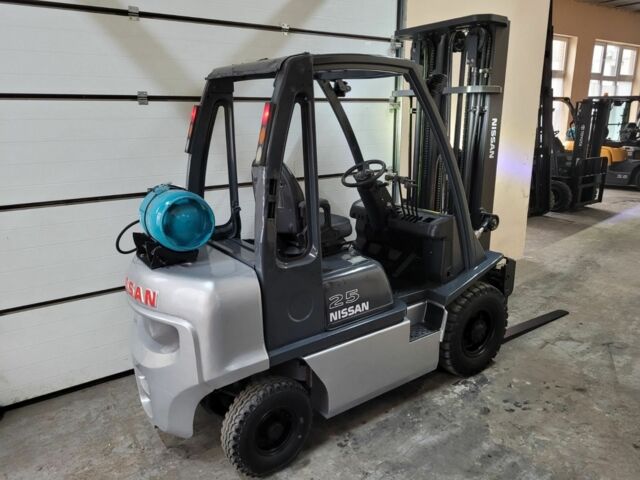 ГАЗ 3110 Волга, объемом двигателя 2.45 л и пробегом 0 тыс. км за 12756 $, фото 4 на Automoto.ua
