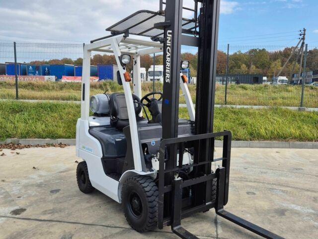 ГАЗ 3110 Волга, об'ємом двигуна 2.45 л та пробігом 0 тис. км за 9340 $, фото 8 на Automoto.ua