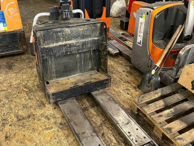 ГАЗ 3110 Волга, объемом двигателя 2.45 л и пробегом 0 тыс. км за 119 $, фото 21 на Automoto.ua