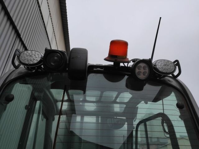 ГАЗ 3110 Волга, объемом двигателя 2.45 л и пробегом 0 тыс. км за 33825 $, фото 8 на Automoto.ua