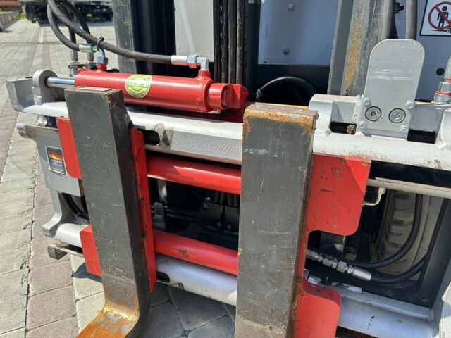 ГАЗ 3110 Волга, об'ємом двигуна 2.45 л та пробігом 0 тис. км за 18113 $, фото 4 на Automoto.ua