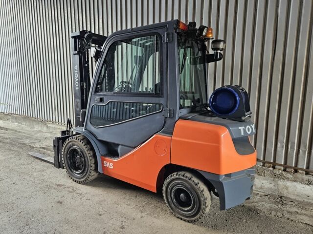 ГАЗ 3110 Волга, об'ємом двигуна 2.45 л та пробігом 0 тис. км за 21894 $, фото 2 на Automoto.ua