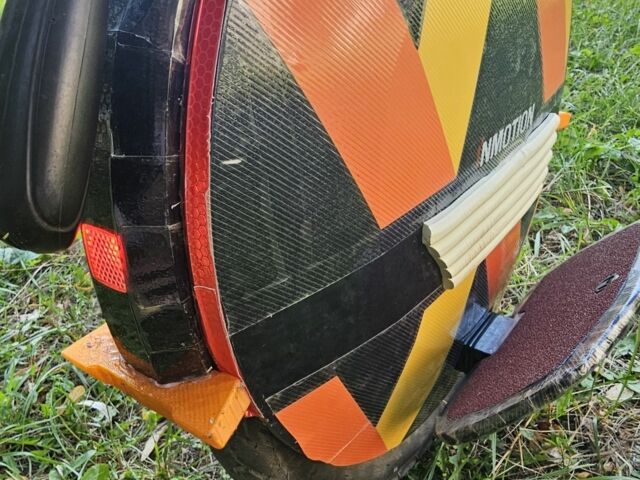 ГАЗ 3110 Волга, об'ємом двигуна 2.45 л та пробігом 0 тис. км за 708 $, фото 4 на Automoto.ua