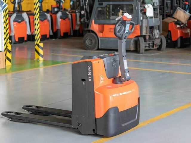 ГАЗ 3110 Волга, объемом двигателя 2.45 л и пробегом 0 тыс. км за 4367 $, фото 5 на Automoto.ua