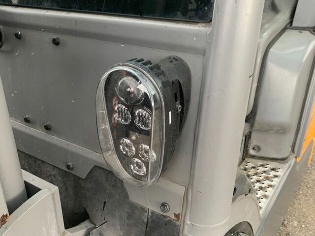 ГАЗ 3110 Волга, объемом двигателя 2.45 л и пробегом 0 тыс. км за 19348 $, фото 8 на Automoto.ua