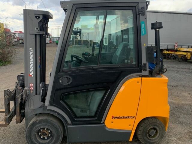 ГАЗ 3110 Волга, объемом двигателя 2.45 л и пробегом 0 тыс. км за 19348 $, фото 4 на Automoto.ua