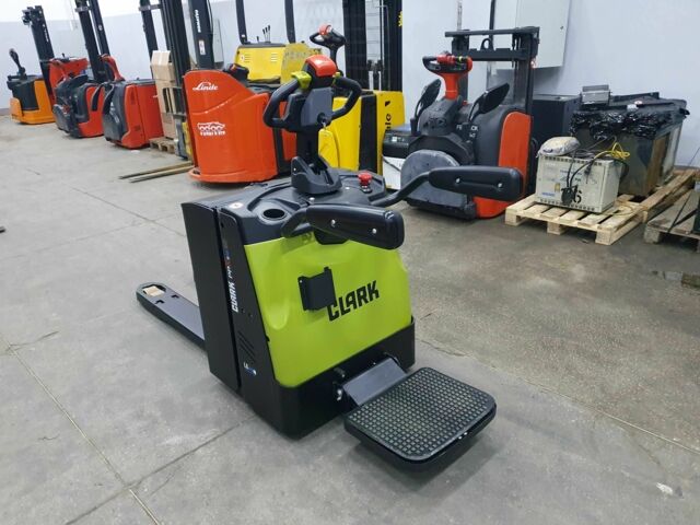 ГАЗ 3110 Волга, объемом двигателя 2.45 л и пробегом 0 тыс. км за 1170 $, фото 7 на Automoto.ua