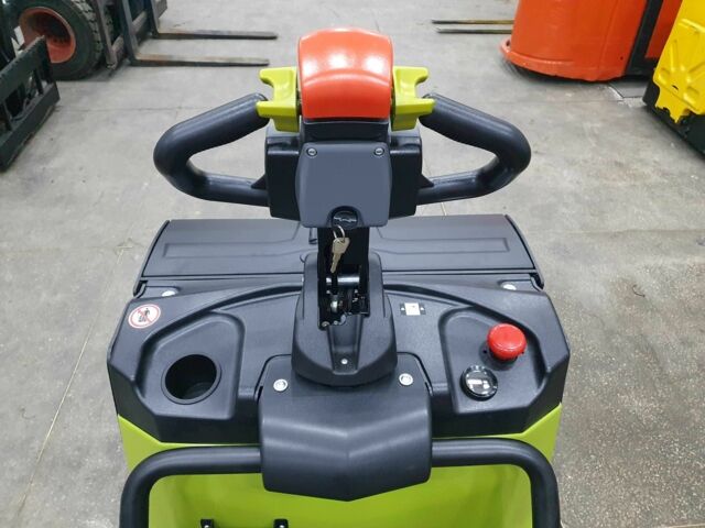 ГАЗ 3110 Волга, объемом двигателя 2.45 л и пробегом 0 тыс. км за 1170 $, фото 2 на Automoto.ua