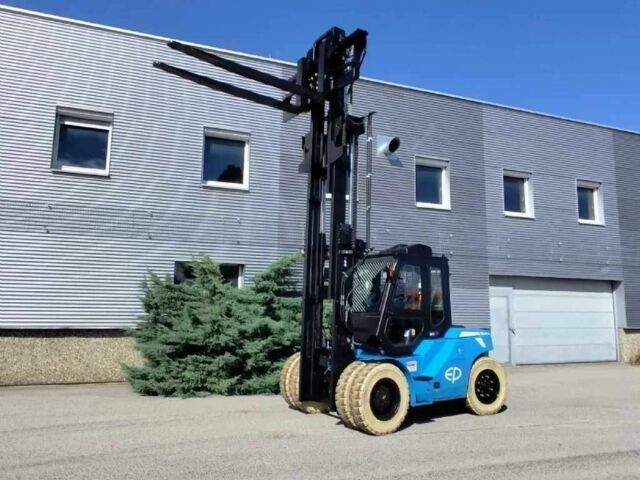 ГАЗ 3110 Волга, объемом двигателя 2.45 л и пробегом 0 тыс. км за 176746 $, фото 2 на Automoto.ua