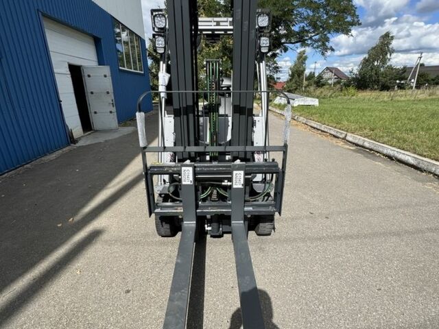 ГАЗ 3110 Волга, объемом двигателя 2.45 л и пробегом 0 тыс. км за 29751 $, фото 21 на Automoto.ua