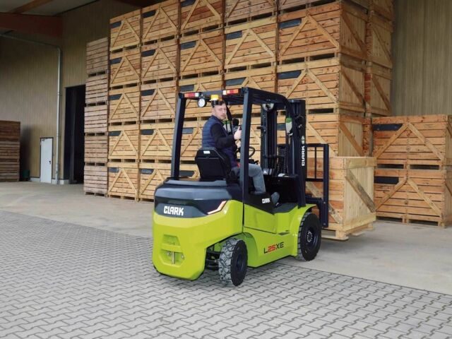 ГАЗ 3110 Волга, объемом двигателя 2.45 л и пробегом 0 тыс. км за 42234 $, фото 9 на Automoto.ua