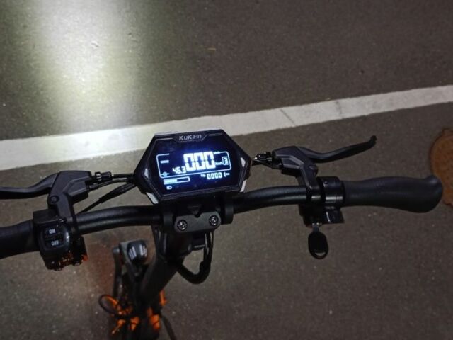 ГАЗ 3110 Волга, об'ємом двигуна 2.45 л та пробігом 0 тис. км за 454 $, фото 4 на Automoto.ua