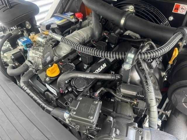 ГАЗ 3110 Волга 2014 в Киеве на Automoto.ua ГАЗ 3110 Волга, объемом двигателя 2.45 л и пробегом 0 тыс. км за 11677 $, фото 13 на Automoto.ua