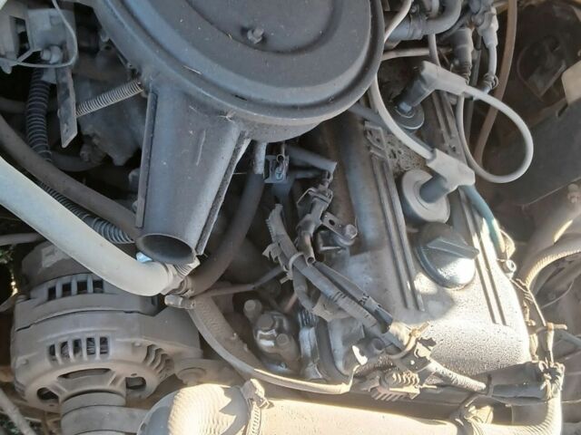 Желтый ГАЗ 3110 Волга, объемом двигателя 2.3 л и пробегом 300 тыс. км за 388 $, фото 4 на Automoto.ua