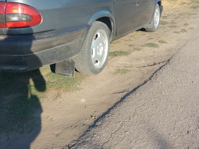 Серый ГАЗ 3110 Волга, объемом двигателя 2 л и пробегом 110 тыс. км за 2000 $, фото 1 на Automoto.ua