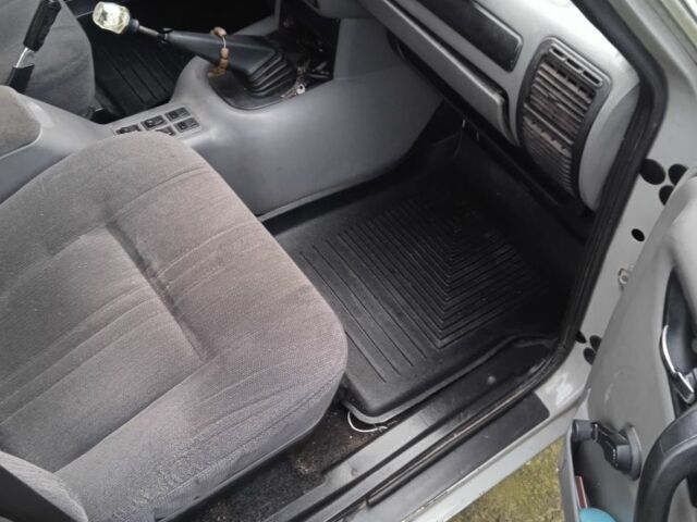 Сірий ГАЗ 3110 Волга, об'ємом двигуна 3 л та пробігом 200 тис. км за 711 $, фото 4 на Automoto.ua