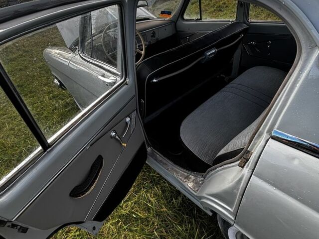 Серый ГАЗ 3110 Волга, объемом двигателя 2.4 л и пробегом 140 тыс. км за 3400 $, фото 4 на Automoto.ua