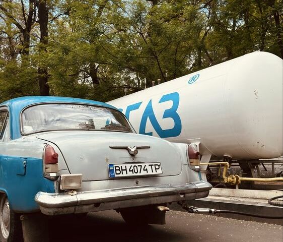 Серый ГАЗ 3110 Волга, объемом двигателя 2.5 л и пробегом 300 тыс. км за 850 $, фото 4 на Automoto.ua