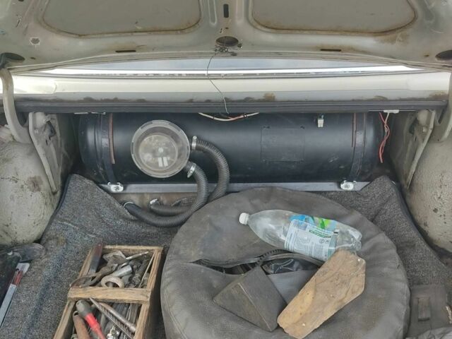 Сірий ГАЗ 3110 Волга, об'ємом двигуна 2.4 л та пробігом 200 тис. км за 1074 $, фото 5 на Automoto.ua