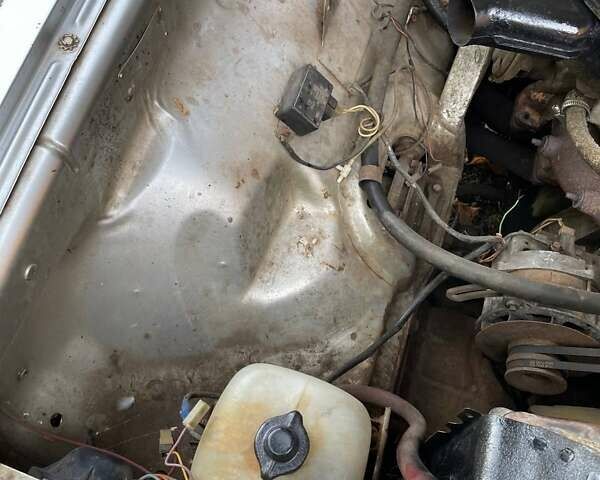 Сірий ГАЗ 3110 Волга, об'ємом двигуна 2.4 л та пробігом 168 тис. км за 800 $, фото 10 на Automoto.ua