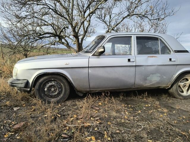 Серый ГАЗ 3110 Волга, объемом двигателя 2.5 л и пробегом 400 тыс. км за 595 $, фото 2 на Automoto.ua