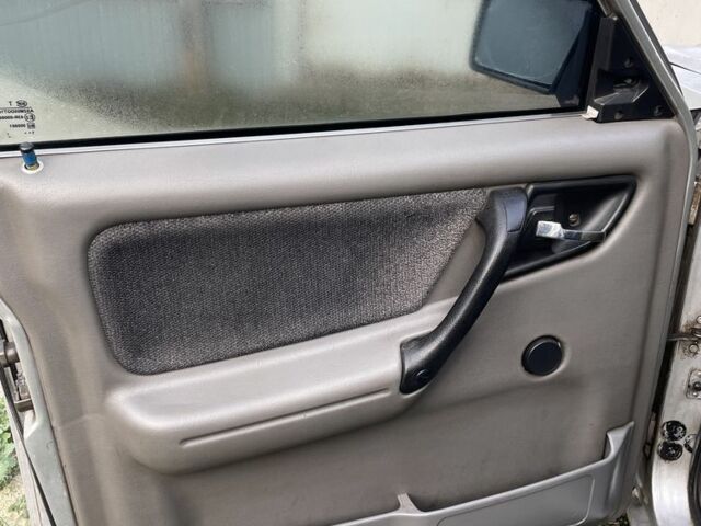 Серый ГАЗ 3110 Волга, объемом двигателя 2.4 л и пробегом 199 тыс. км за 1809 $, фото 4 на Automoto.ua