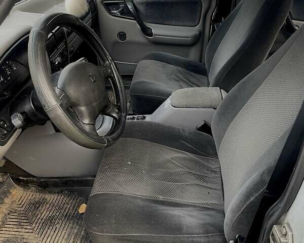 Серый ГАЗ 3110 Волга, объемом двигателя 2.4 л и пробегом 199 тыс. км за 1809 $, фото 2 на Automoto.ua