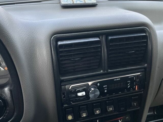 Серый ГАЗ 3110 Волга, объемом двигателя 2.4 л и пробегом 199 тыс. км за 1809 $, фото 9 на Automoto.ua