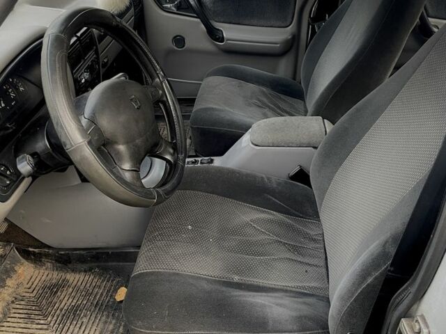 Серый ГАЗ 3110 Волга, объемом двигателя 2.4 л и пробегом 199 тыс. км за 1809 $, фото 3 на Automoto.ua