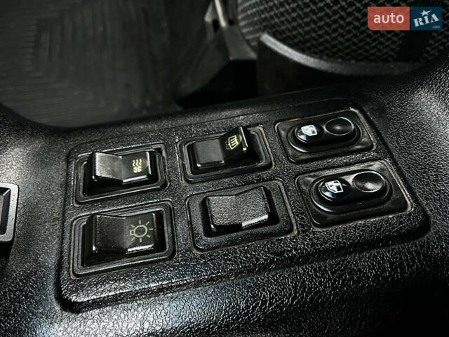 Серый ГАЗ 3110 Волга, объемом двигателя 2.3 л и пробегом 295 тыс. км за 3500 $, фото 20 на Automoto.ua
