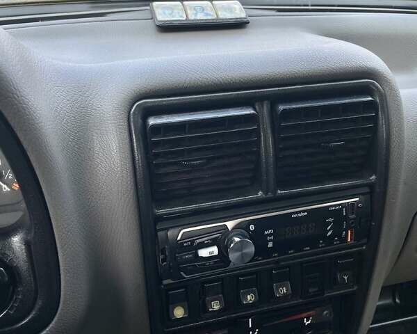 Серый ГАЗ 3110 Волга, объемом двигателя 2.4 л и пробегом 199 тыс. км за 1809 $, фото 8 на Automoto.ua