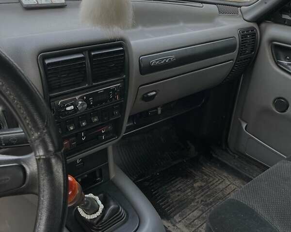 Серый ГАЗ 3110 Волга, объемом двигателя 2.4 л и пробегом 199 тыс. км за 1809 $, фото 6 на Automoto.ua