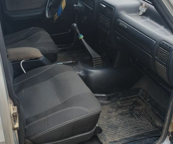 Сірий ГАЗ 3110 Волга, об'ємом двигуна 2.3 л та пробігом 186 тис. км за 1200 $, фото 7 на Automoto.ua