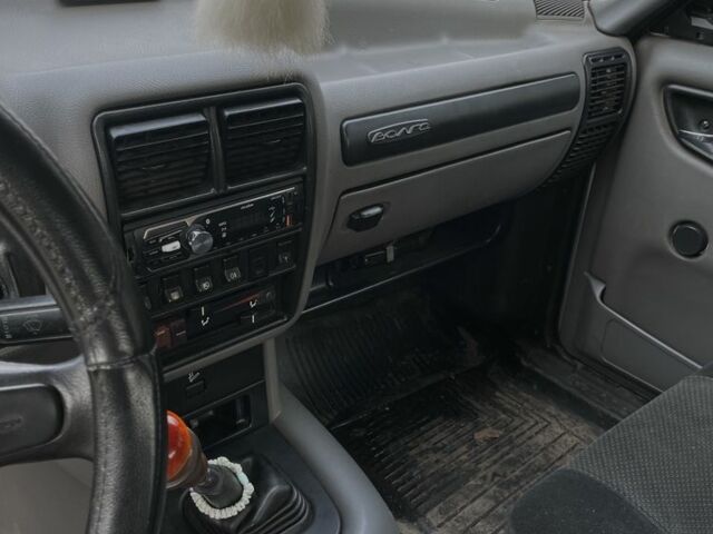 Серый ГАЗ 3110 Волга, объемом двигателя 2.4 л и пробегом 199 тыс. км за 1809 $, фото 7 на Automoto.ua